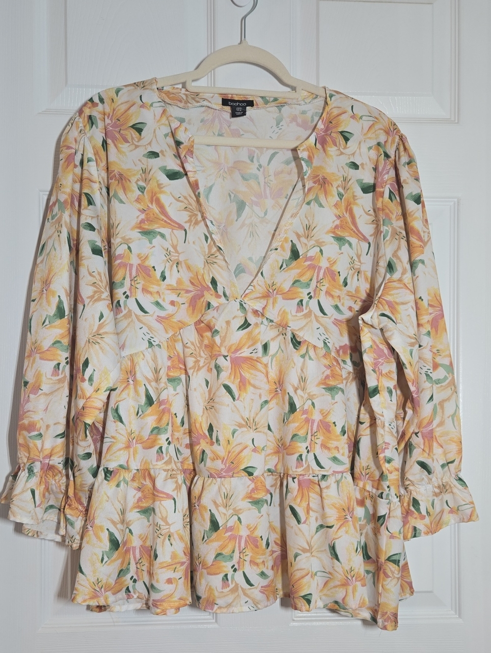 Boohoo Cream Yellow Floral V-Neck Tiered Tunic Size US 18